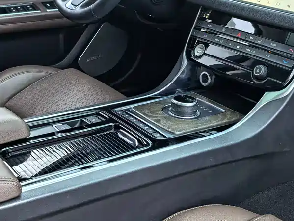 Jaguar XFL 2021