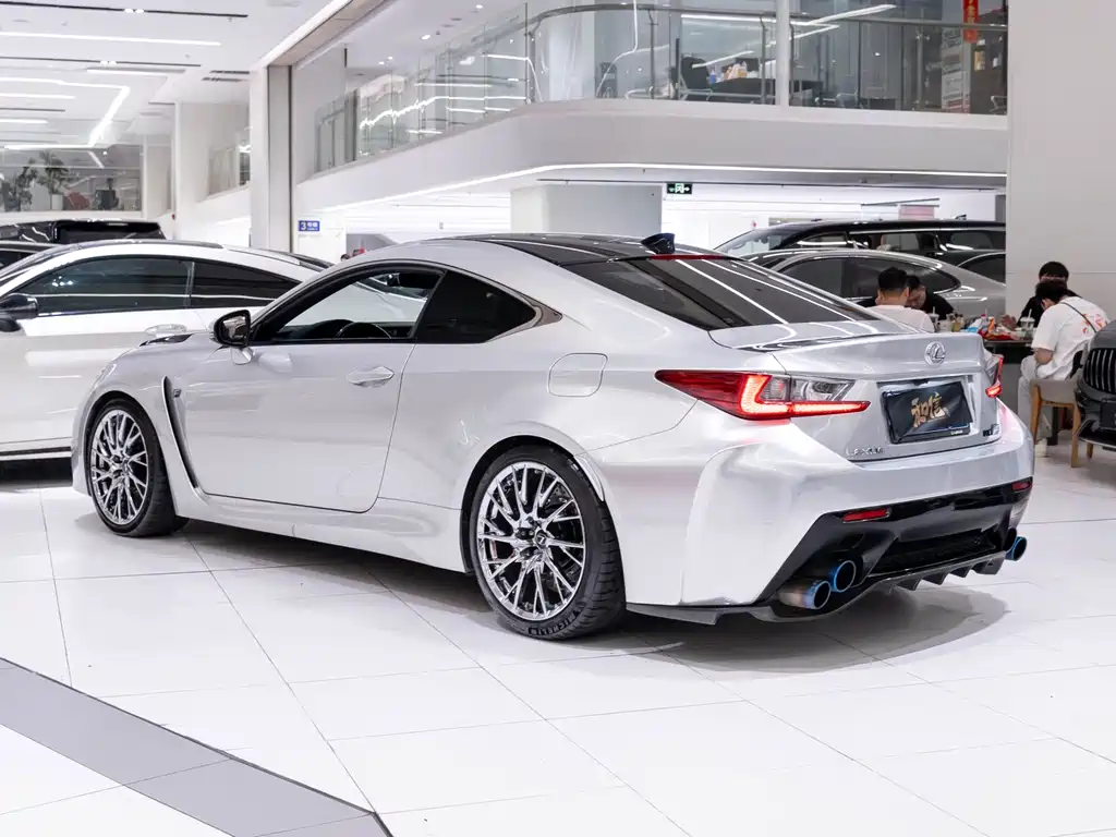 Lexus RC F 2016 — фото 6
