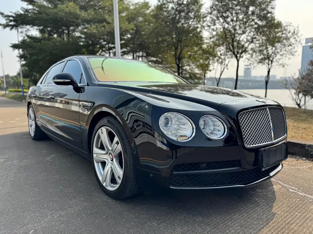 Bentley Flying Spur 2017 — фото 3