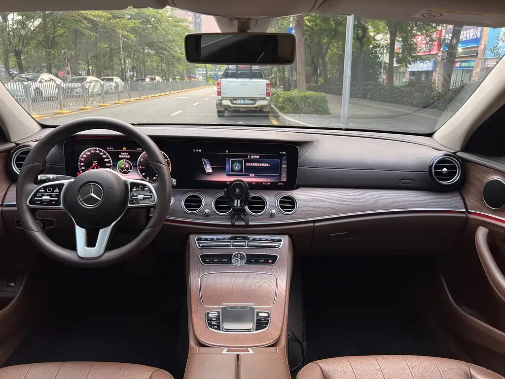 Mercedes-Benz E-Class 2020 — фото 10