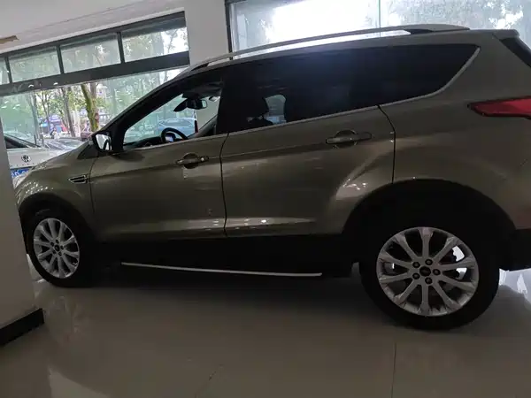 Ford Kuga 2015
