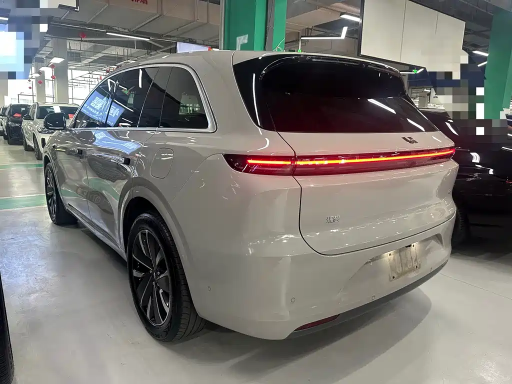 Li Auto Li L6 2025