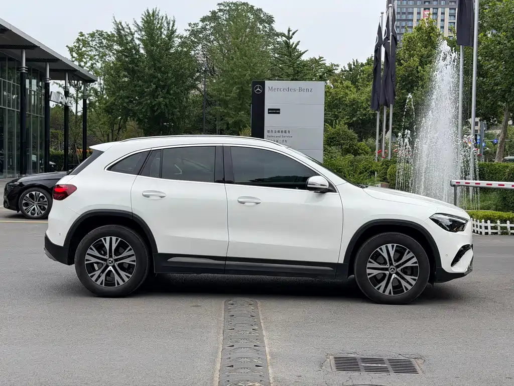 Mercedes-Benz GLA 2025