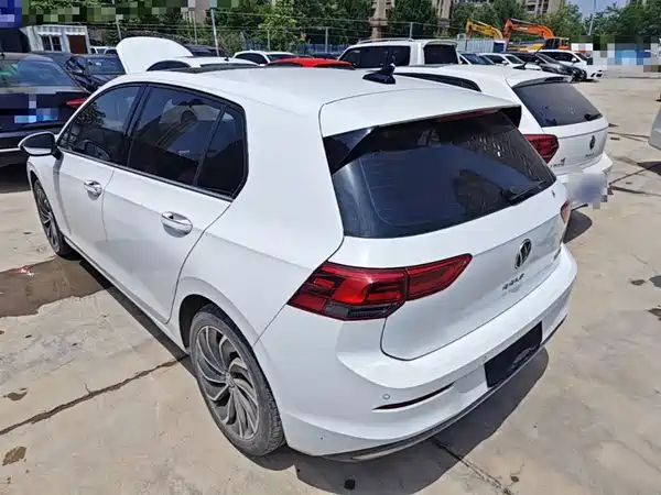 Volkswagen Golf 2021