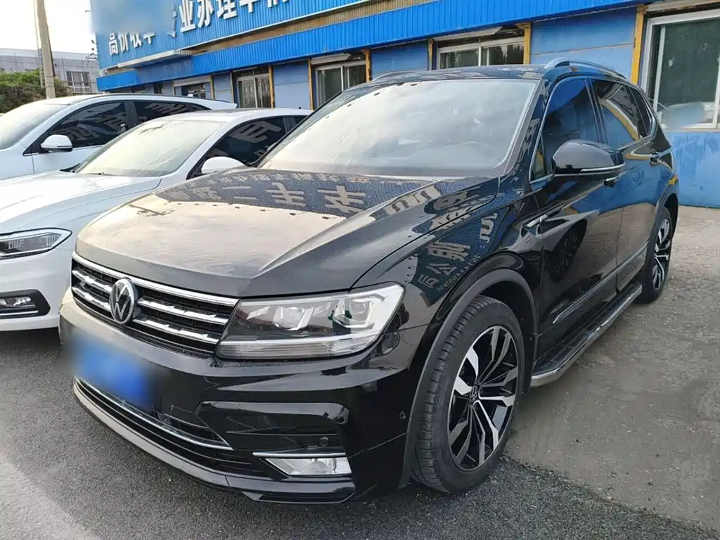 Volkswagen Tiguan L 2021 — фото 1