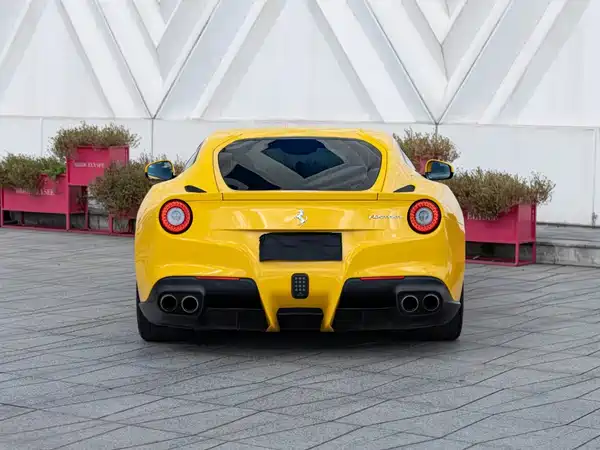 Ferrari F12berlinetta 2015