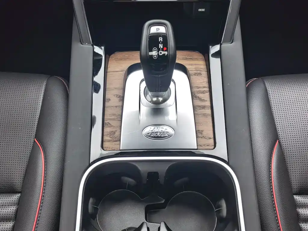 Land Rover Discovery Sport 2021 — фото 11