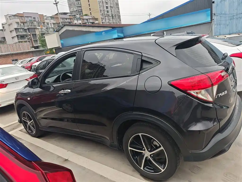 Honda Vezel 2022 — фото 9