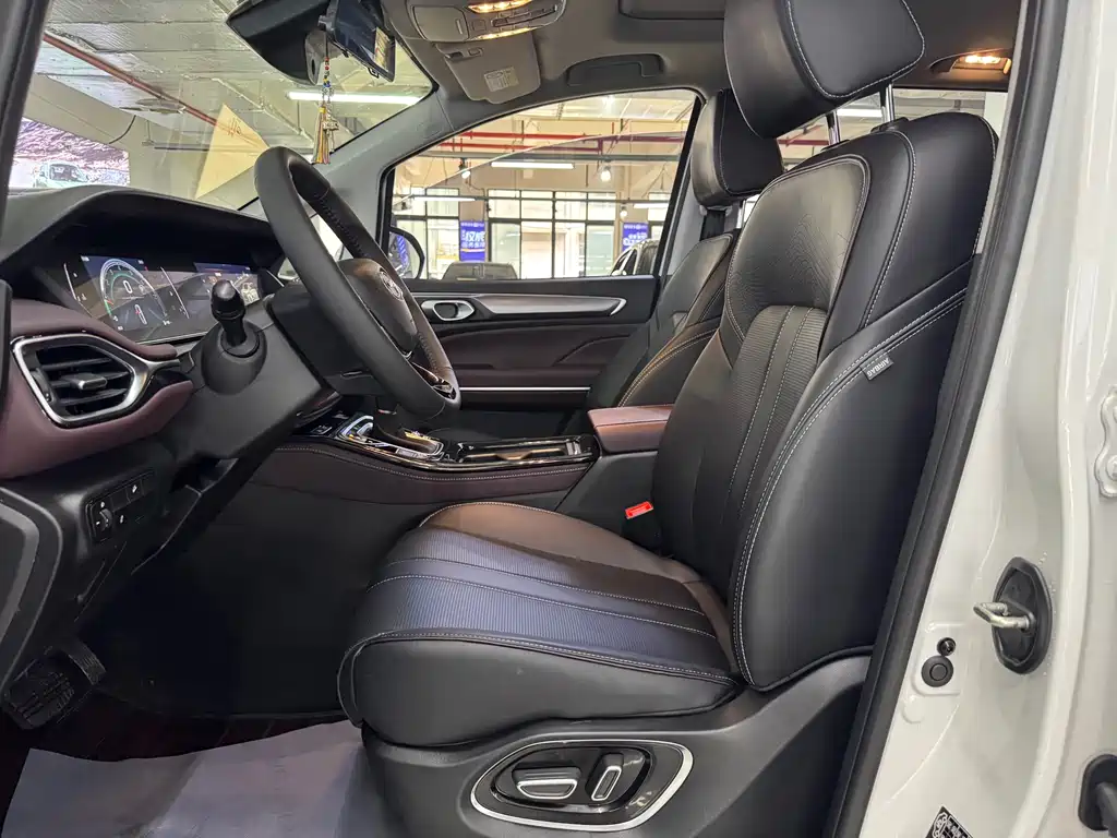 GAC Motor Trumpchi M6 2025 — фото 4