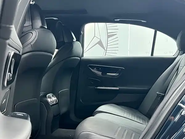 Mercedes-Benz C-Class 2024