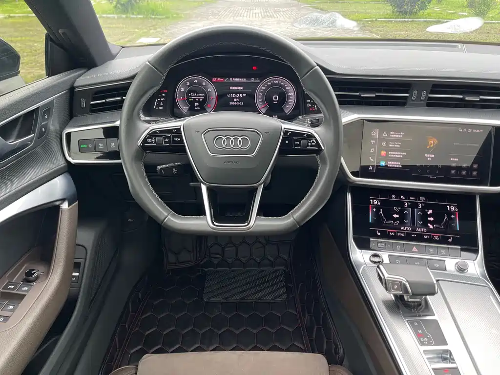 Audi A7L 2023 — фото 16