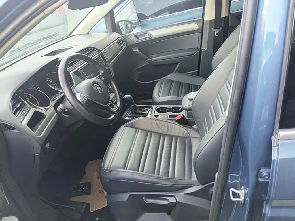 Volkswagen Touran 2019 — фото 15