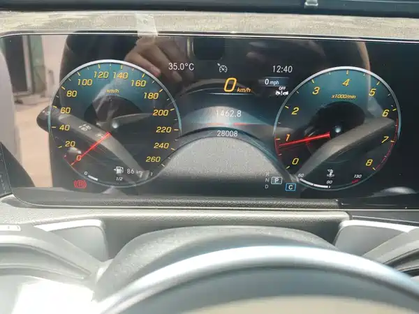 Mercedes-Benz GLB 2023