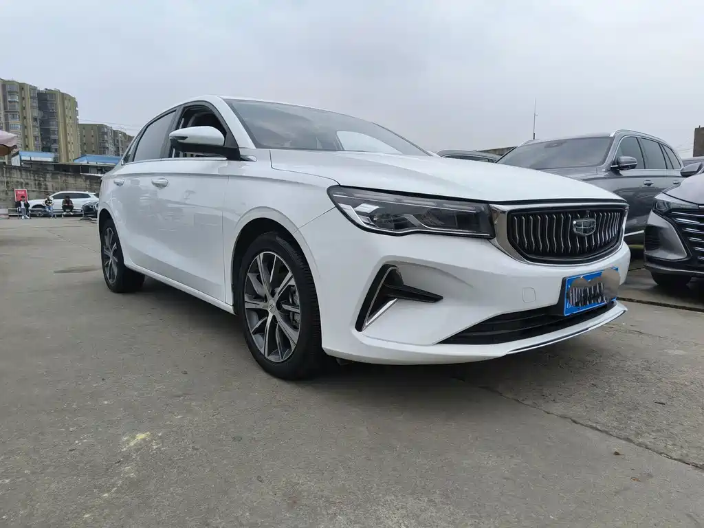 Geely Emgrand 2021