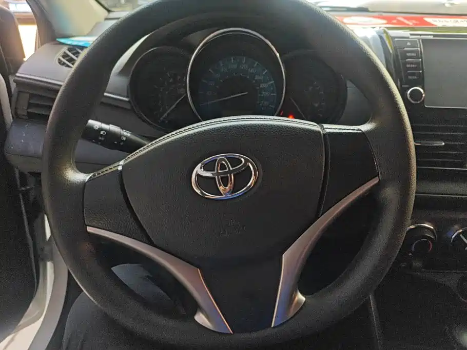 Toyota Yaris L 2016 — фото 15