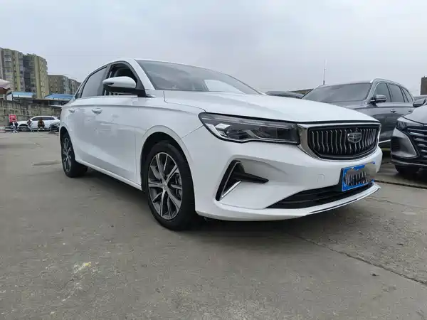 Geely Emgrand 2021