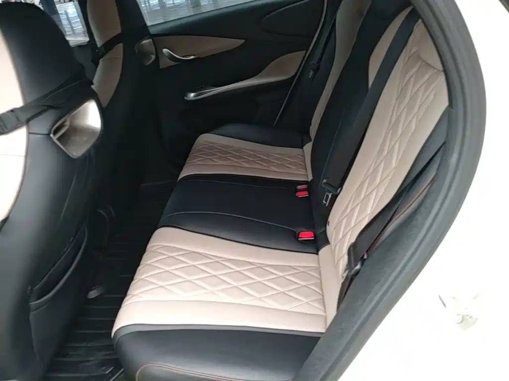 BYD Dolphin 2022 — фото 17