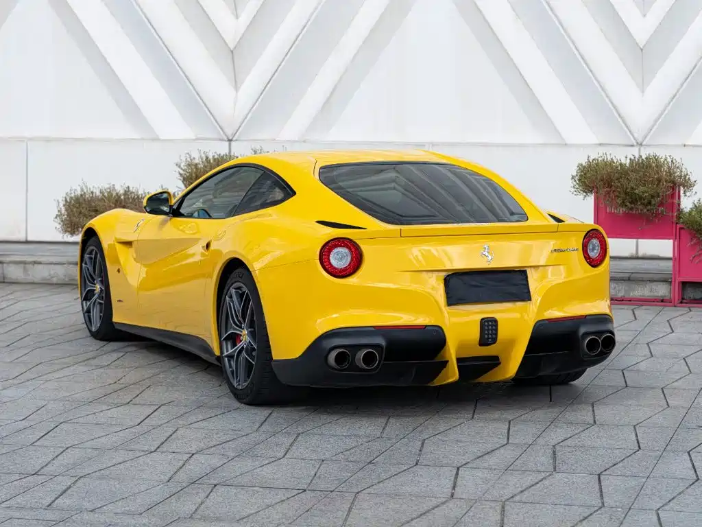 Ferrari F12berlinetta 2015 — фото 6