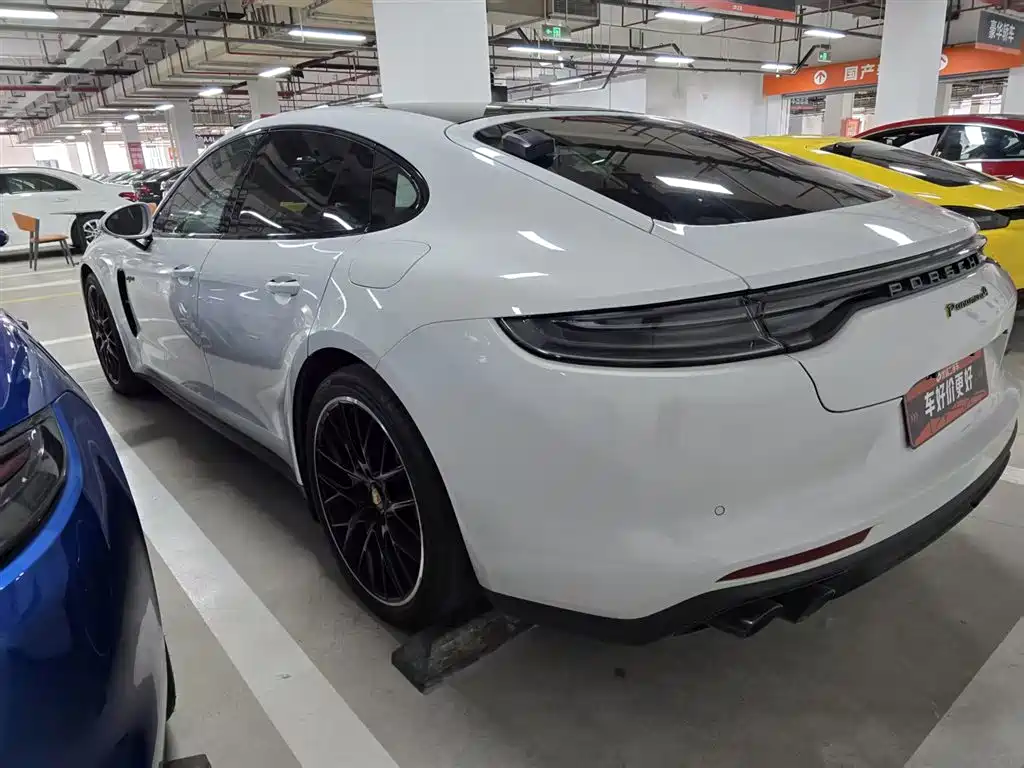Porsche Panamera Hybrid 2023