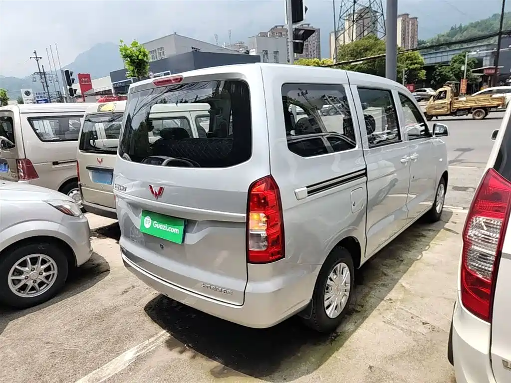 Wuling Hongguang V 2022 — фото 7