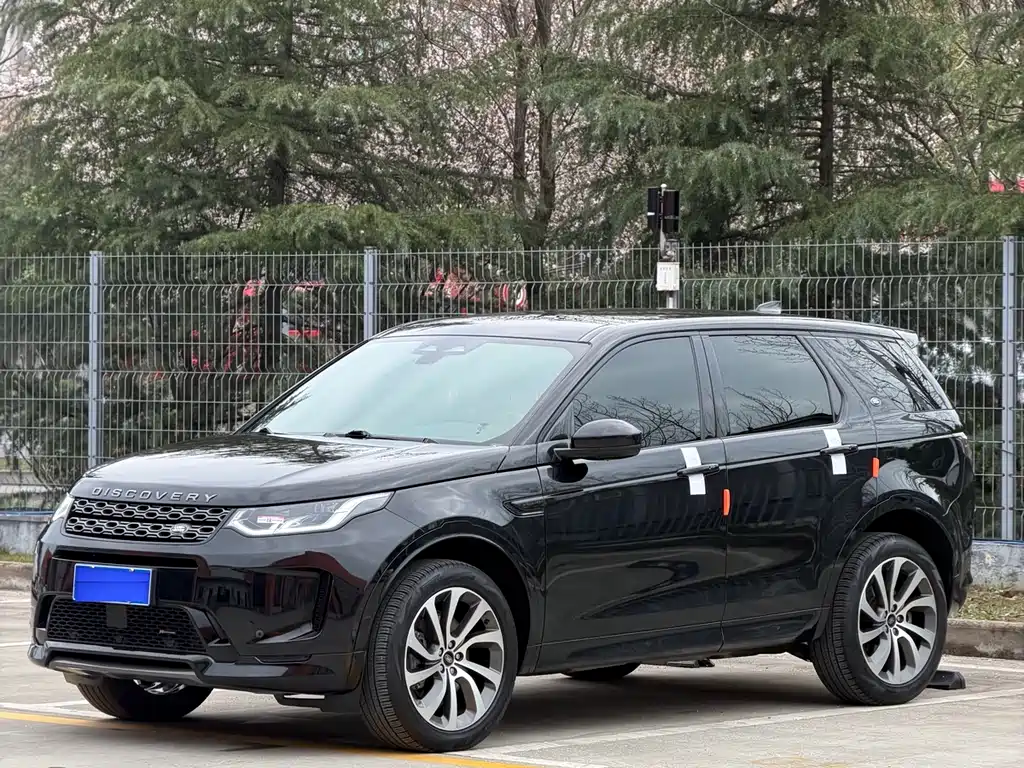 Land Rover Discovery Sport 2023 — фото 1