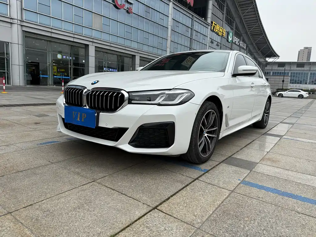 BMW 5 Series 2021 — фото 1