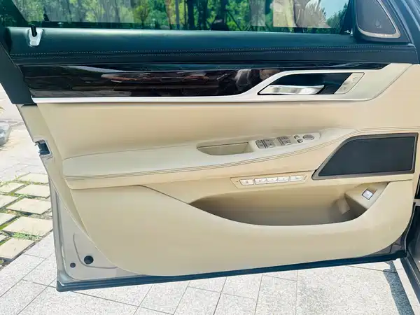 BMW 7 Series 2016