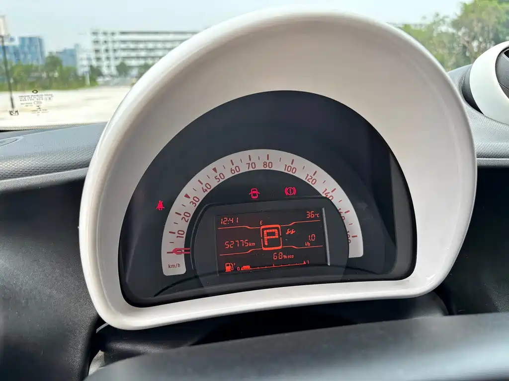 smart Fortwo 2018 — фото 16