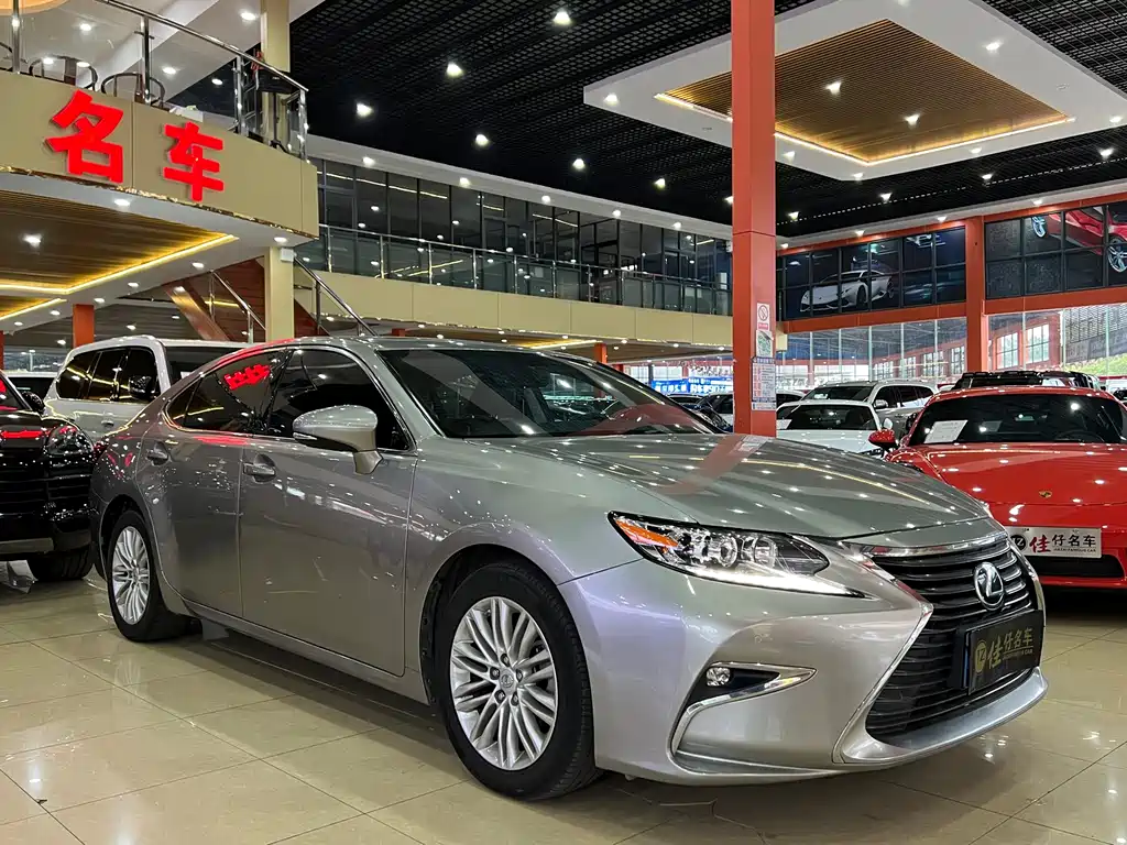 Lexus ES 2018 — фото 3