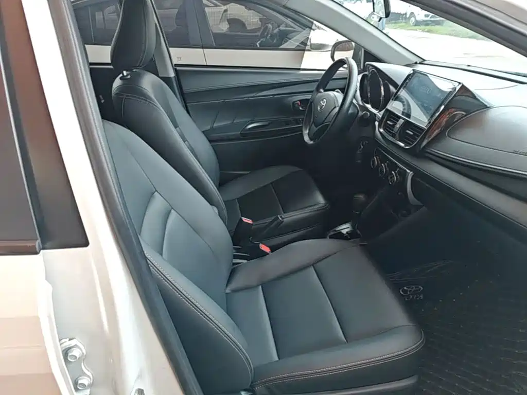 Toyota Yaris L 2020 — фото 25