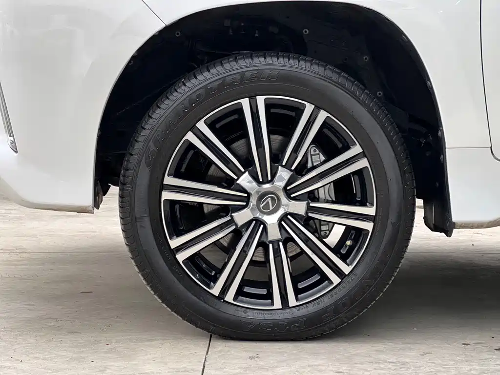 Lexus LX 2019