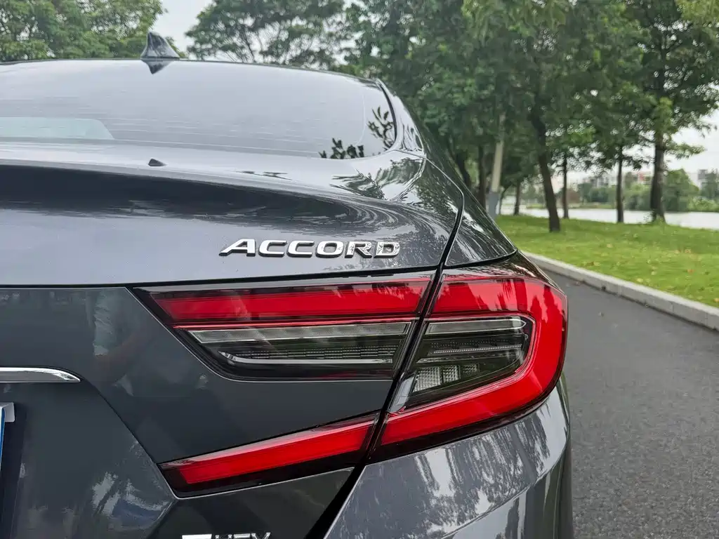 Honda Accord 2022 — фото 10