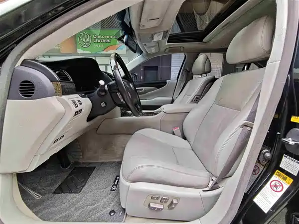 Lexus LS 2006