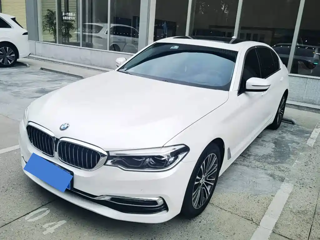 BMW 5 Series 2020 — фото 1