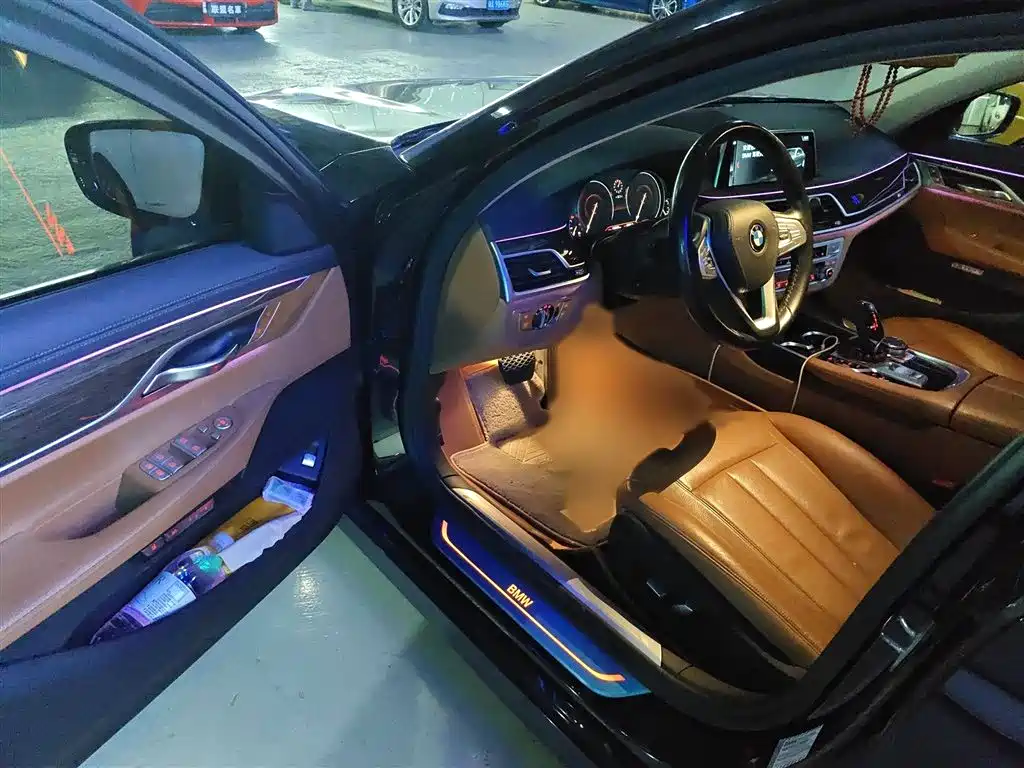 BMW 7 Series 2018 — фото 14