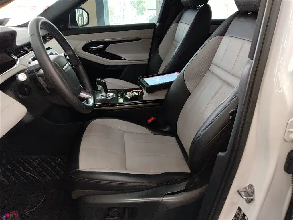 Land Rover Evoque 2021 — фото 7