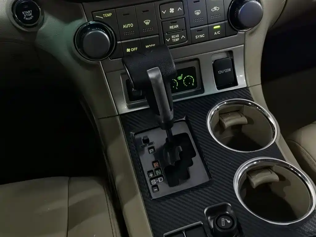 Toyota Highlander 2014 — фото 13