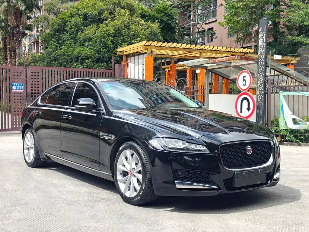 Jaguar XFL 2019 — фото 3