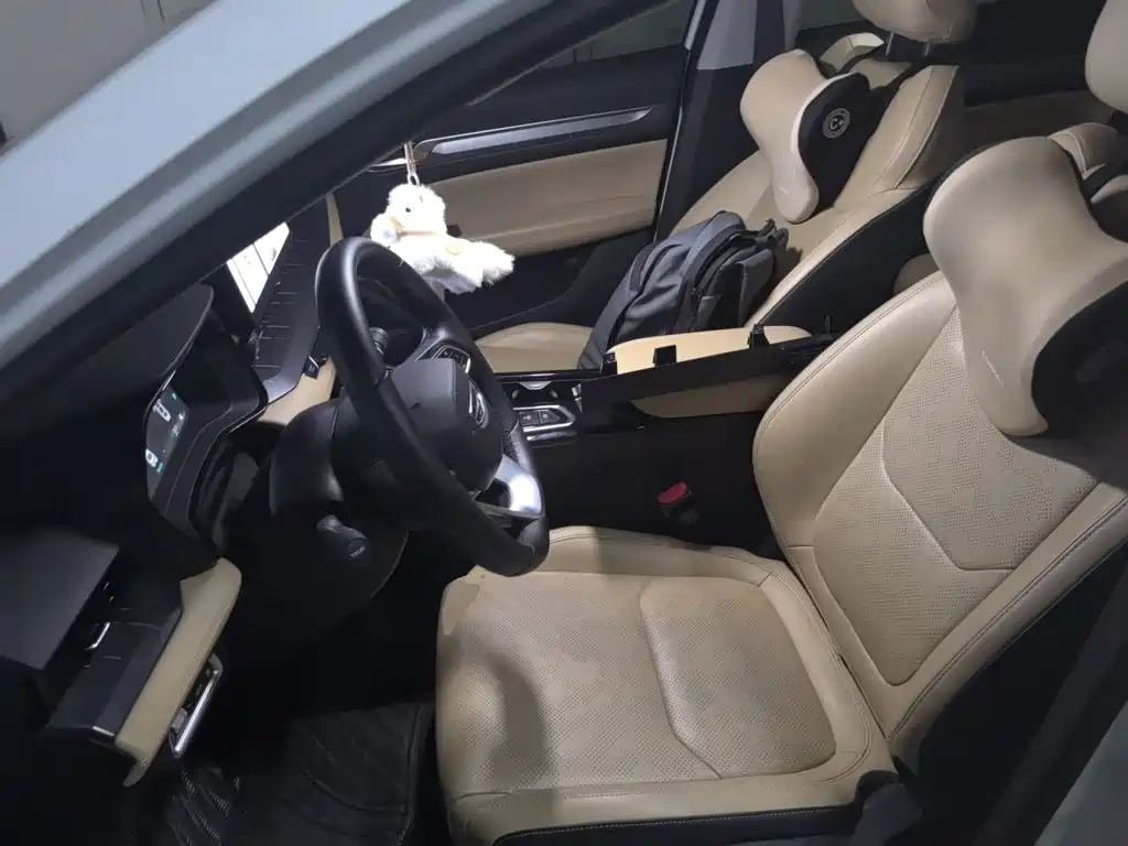 Geely Emgrand L Hip 2025 — фото 16