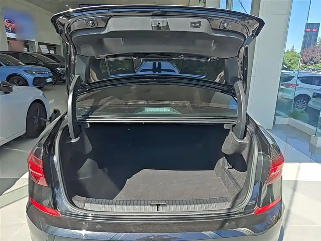 Volkswagen Passat 2019 — фото 19