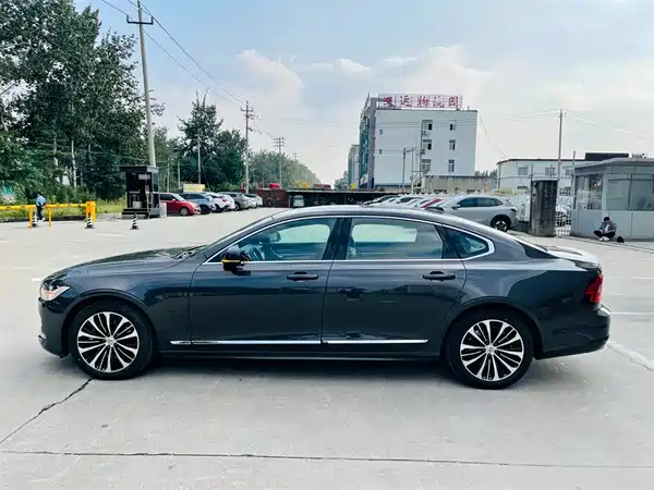 Volvo S90 2024
