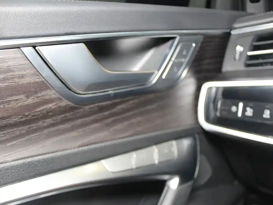 Audi A6L 2023 — фото 14