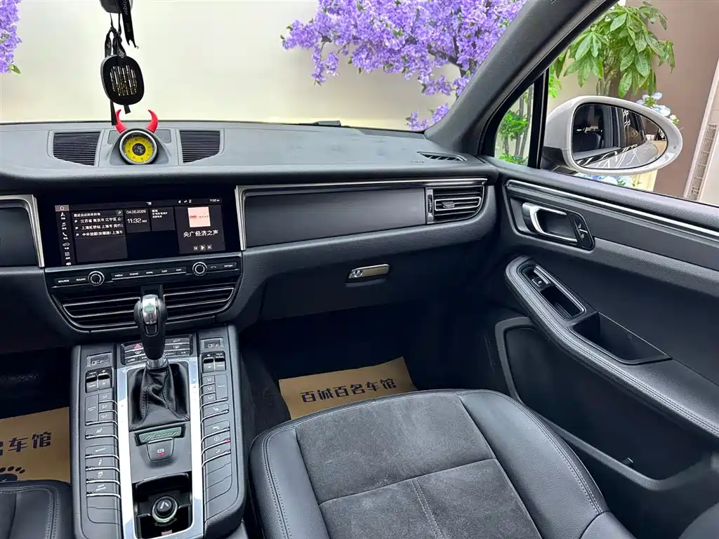 Porsche Macan 2019 — фото 14