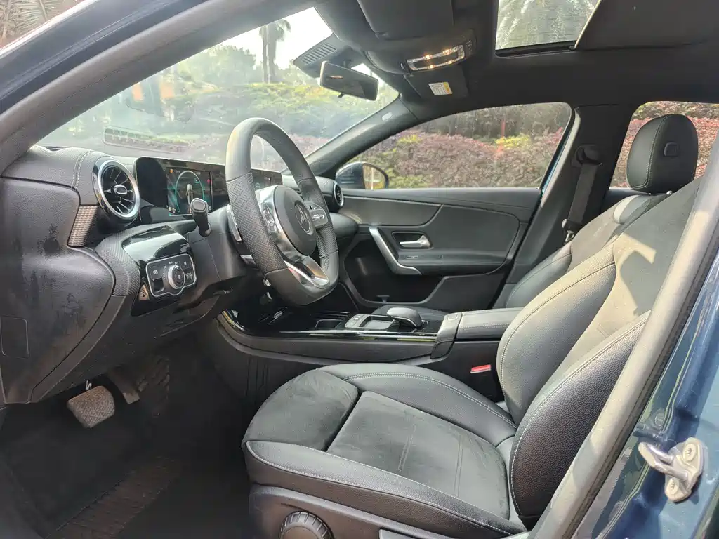 Mercedes-Benz A-Class 2019 — фото 12