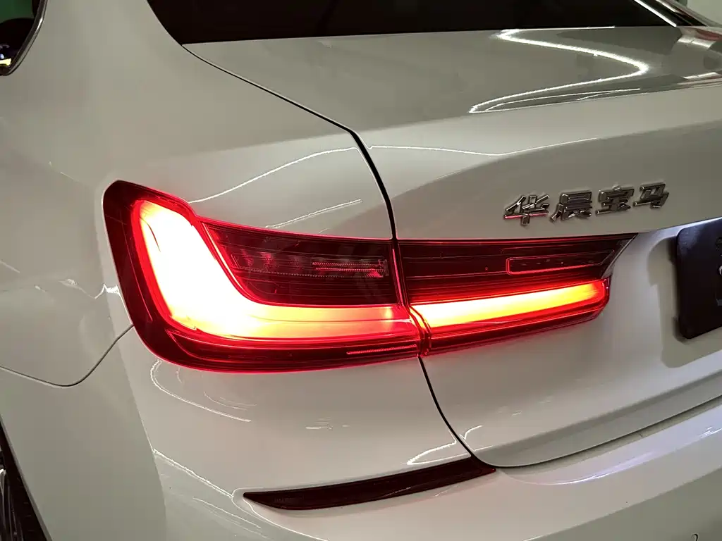 BMW 3 Series 2022 — фото 17