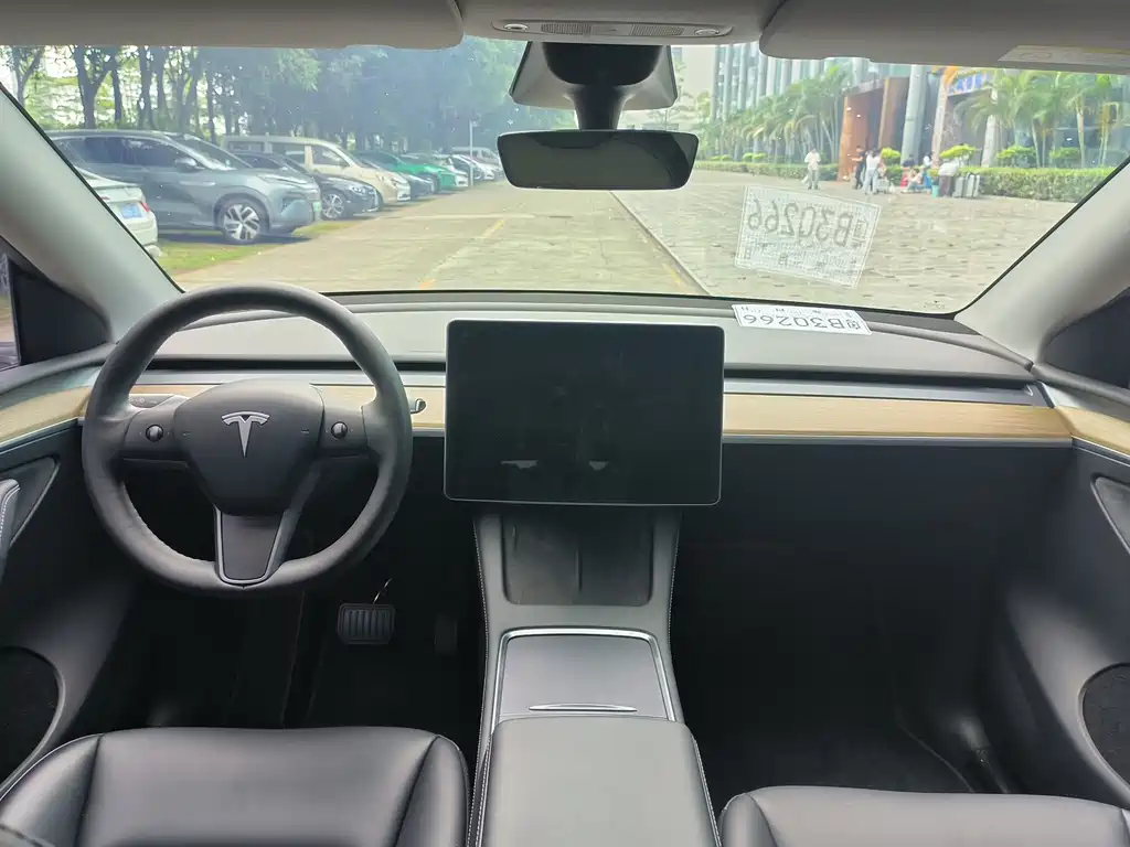 Tesla Model Y 2022 — фото 12