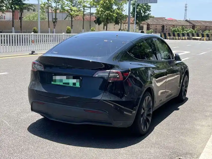 Tesla Model Y 2022 — фото 2