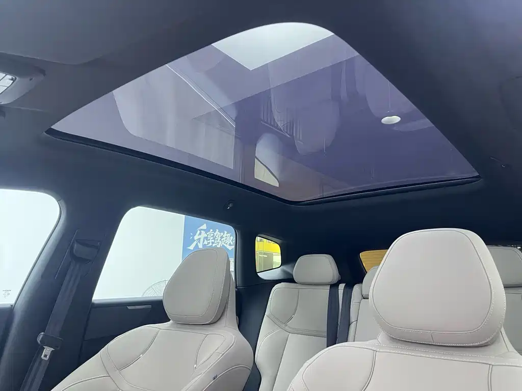 Volvo XC70 Plug-In Hybrid 2025 — фото 16