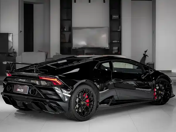 Lamborghini Huracan 2021