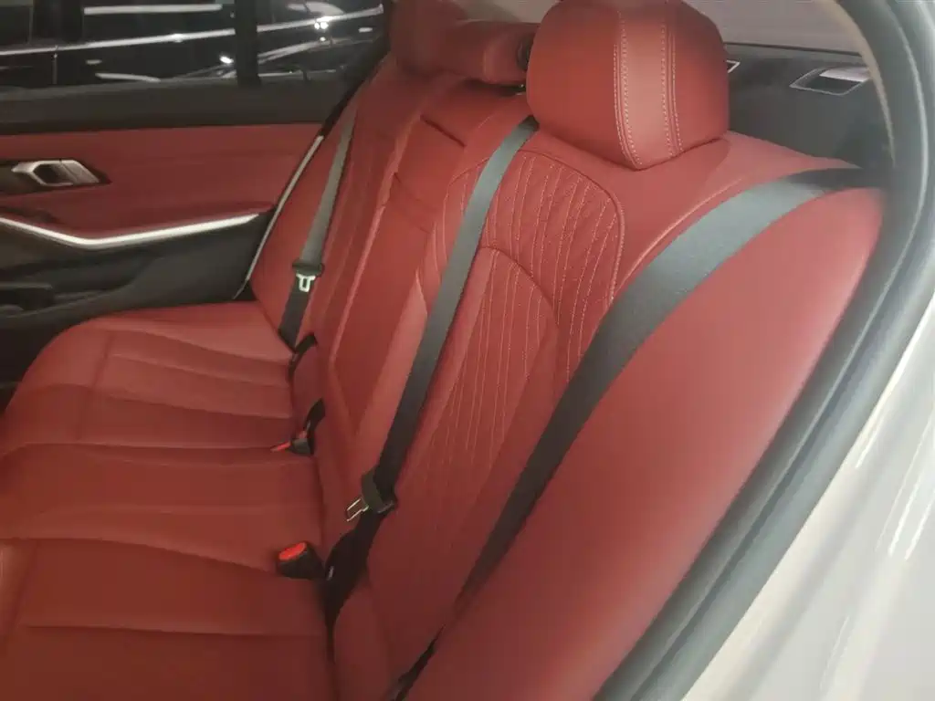 BMW 3 Series 2023 — фото 17